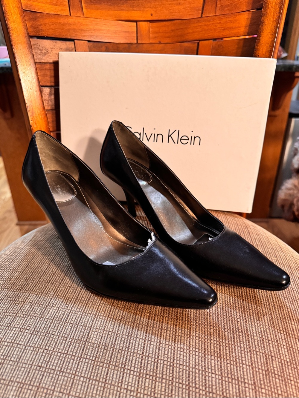 Calvin Klein Black Pointed-Toe Leather Pumps - Classic Heels